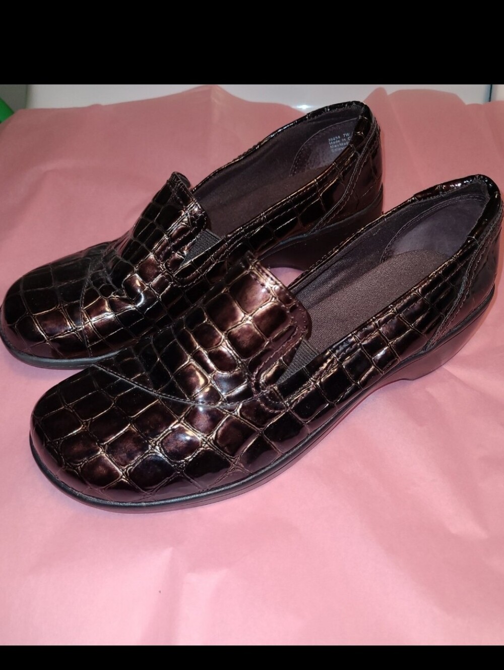 Clarks Croc-Embossed Slip-On Bendables Glossy Dark Brown 7